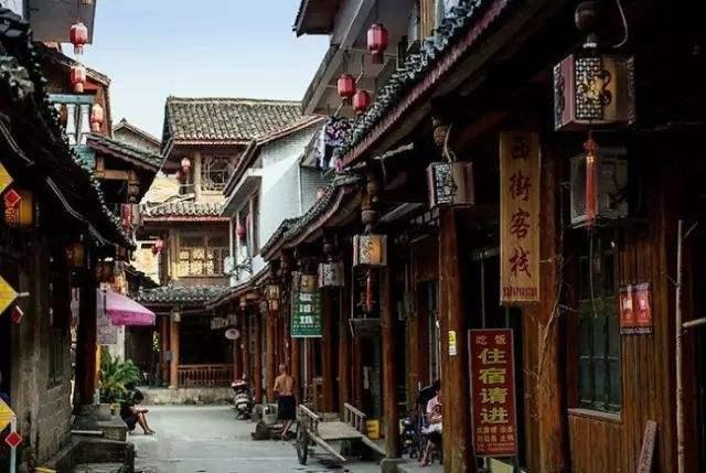 受邀出席